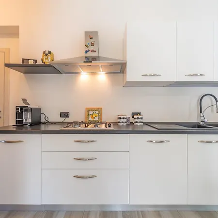 Apartament Tonia 3 *